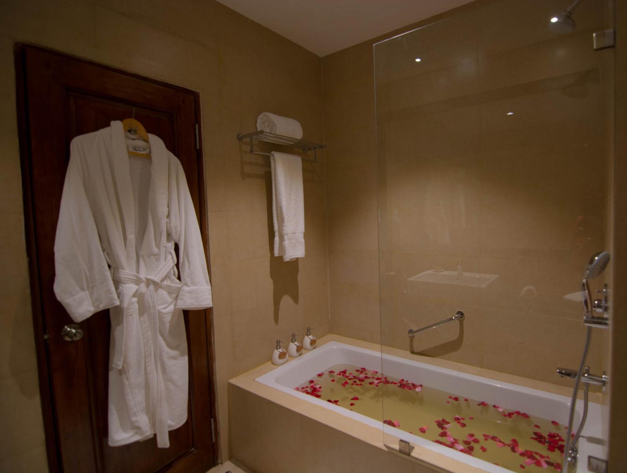 Norkhil Boutique Hotel & Spa Thimphu Exteriör bild